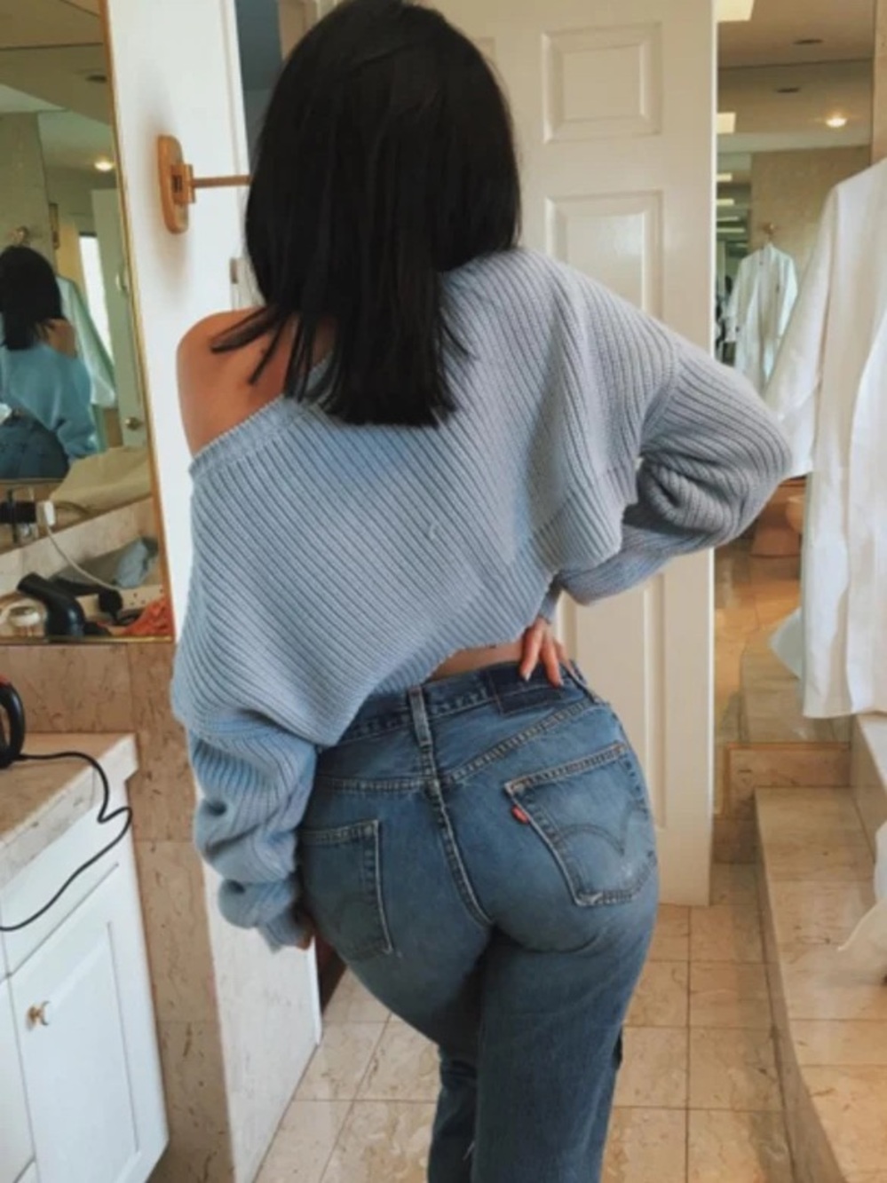 Brand new without tags Levi wedgie raw hem size 28